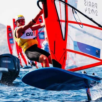 Morris made to wait for dream windsurfing final