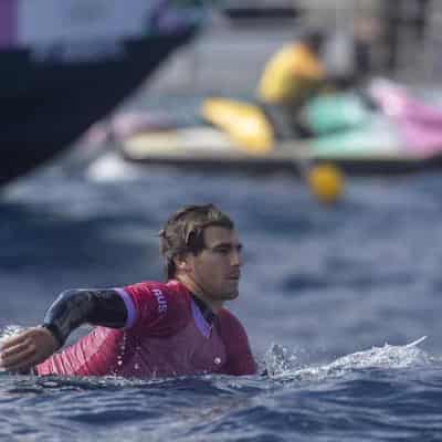 Lay day delays Robinson's shot at Olympic surfing gold