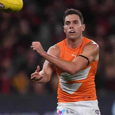 Giants welcome back Kelly, Hipwood a chance for Lions