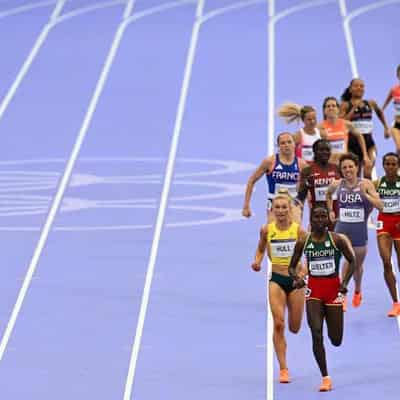 Jessica Hull storms into Olympic 1500m final