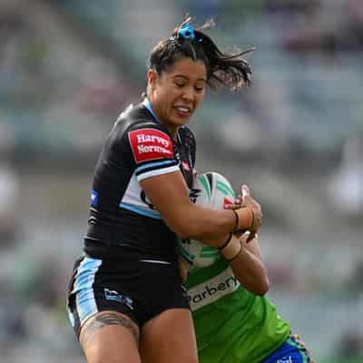 Sharks remain unbeaten after comeback win over Raiders