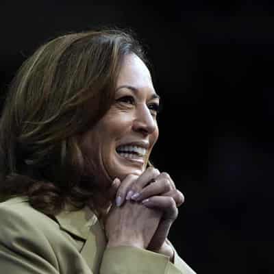 Harris campaigns in Arizona as Trump rallies in Montana