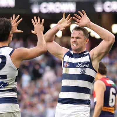 Dangerfield stars as Cats pip Dockers in Perth