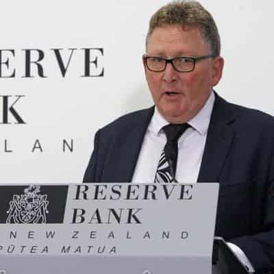 Fresh recession fears in NZ as central bank cuts rates