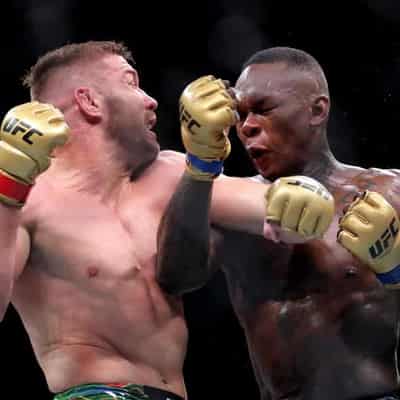 Adesanya choked in UFC title loss to du Plessis