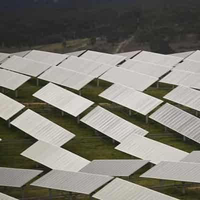 Start date questions heat up over $30b solar mega-farm