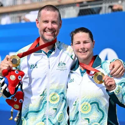 Rowing gold one of 10 Aussie medals amid phone scandal