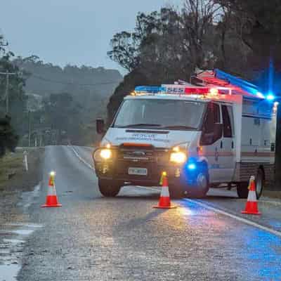 Fresh winds to hit already battered southeast Australia