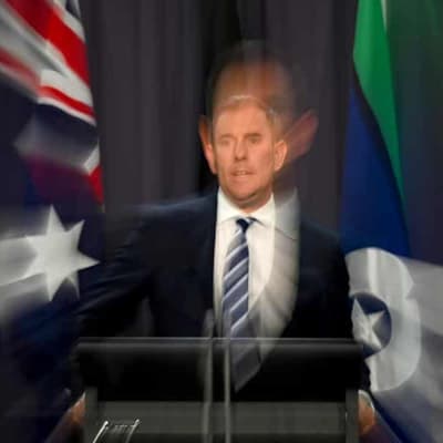 Treasurer backs inflation target, despite rates risk