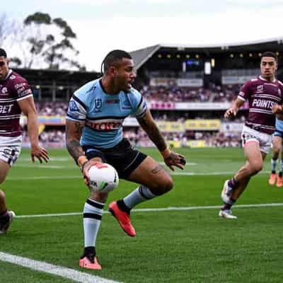 Manly gift Bulldogs home final after loss to Sharks