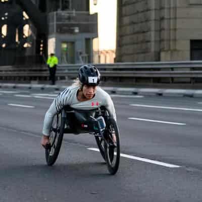 Madison de Rozario salutes in Sydney marathon