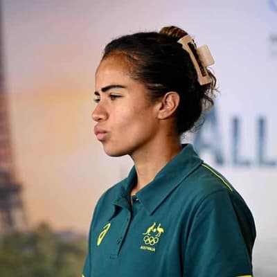 Mary Fowler plays in Paris a month late - and scores