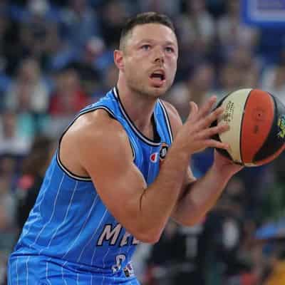 Dellavedova stars as Melbourne beat JackJumpers