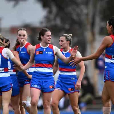 Bulldogs smash Magpies for first AFLW win of season