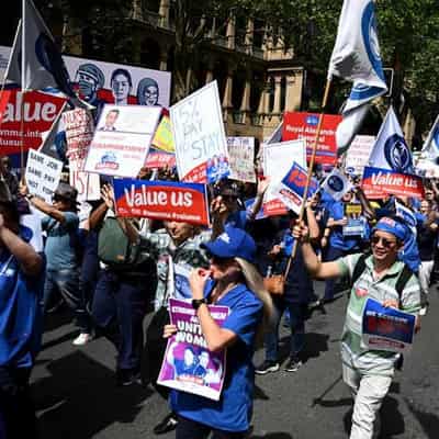 Premier faces nurses in latest pay dispute escalation