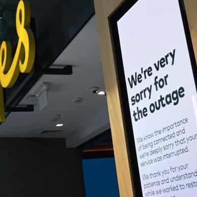 Hold the phone, committee hits Optus over major outage