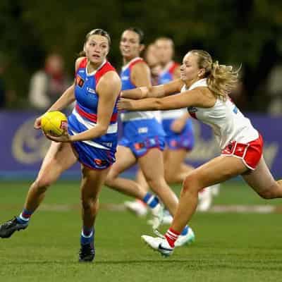 Morphett hurt again as Dogs down Swans in AFLW