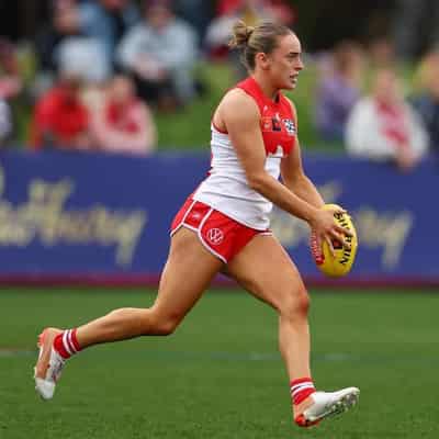 Swans lose All-Australian midfielder to hand injury