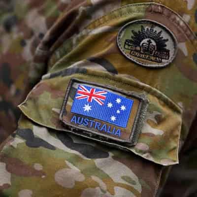 Cash bonuses for Australian troops to recruit mates