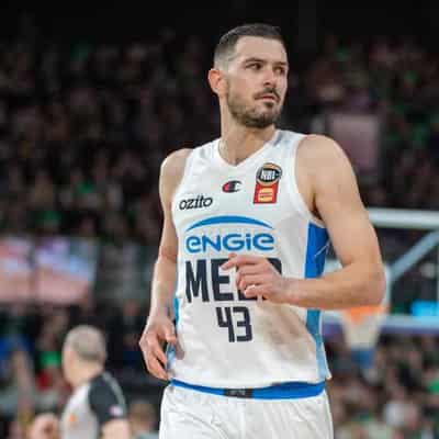 Melbourne United respond to put 36ers to the sword