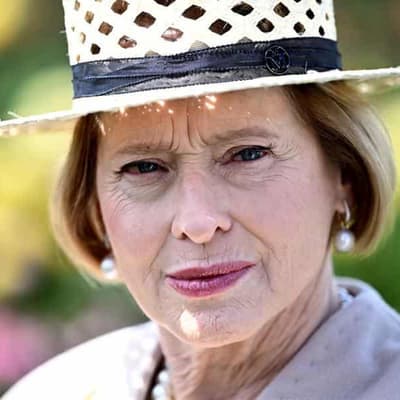 Waterhouse backs Storm Boy to climb Everest