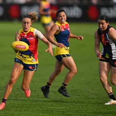 Crows beat Magpies after water pipe bursts at Vic Park