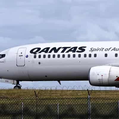 No flight disruptions tipped as Qantas engineers strike