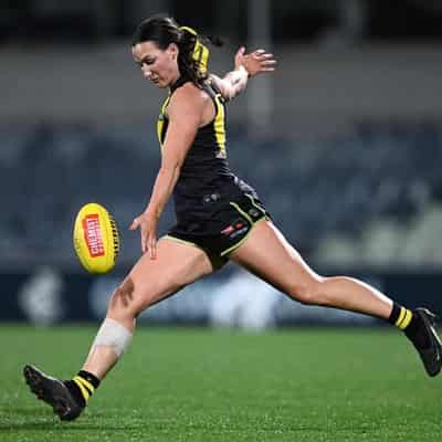 AFLW clears Sheerin of serious umpire contact charge