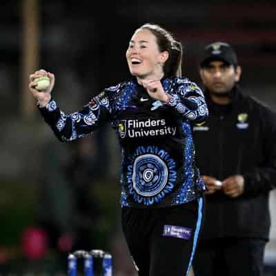 Adelaide Strikers shade Sixers for first WBBL victory