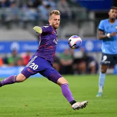 Wanderers' ALM captain Thomas unlikely for Reds match