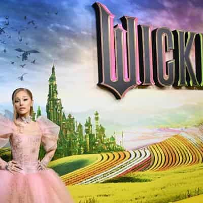 Ariana Grande visits Land of Oz for Wicked premiere