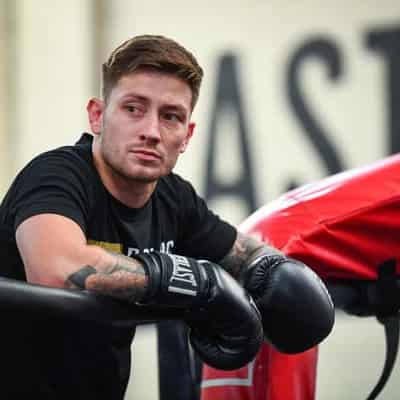 Boxing champ Paro pitches 'massive' homecoming