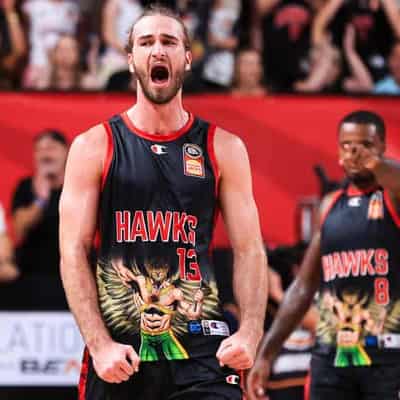 Hawks smother Kings to tighten hold on NBL rivals