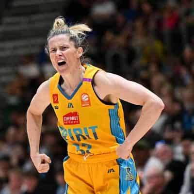 Whitcomb weaves magic to keep Bendigo unbeaten in WNBL