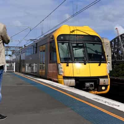 Last-ditch meeting before days of commuter train pain