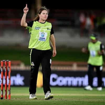 Thunder one win away from WBBL decider after tight win