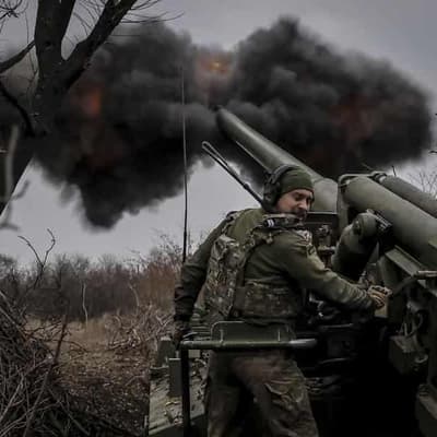 US shuts Kyiv embassy as Ukraine decries 'fake' threats