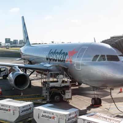 Emergency Jetstar landing after take-off mishap