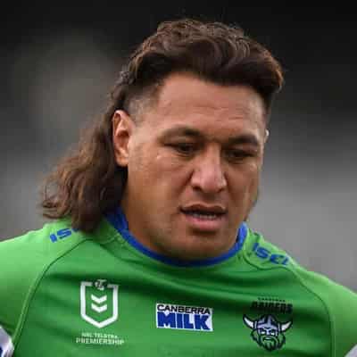 Raiders prop pleads not guilty to abusing police in bar