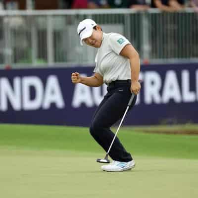 Late magic vaults Shin to top of the Open leaderboard