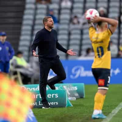 Mariners lick wounds after ACL flop, focus on Sydney