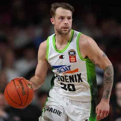 Phoenix storm home to extend Taipans' NBL losing streak