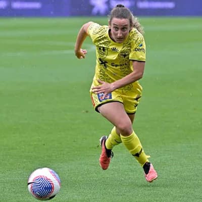 Phoenix upset Roar, Western pile pain on Sydney in ALW