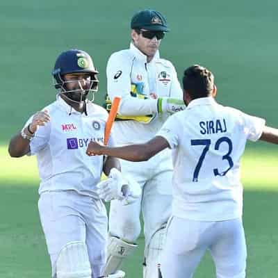 Pre-Christmas Test gives Gabba life and spice of old