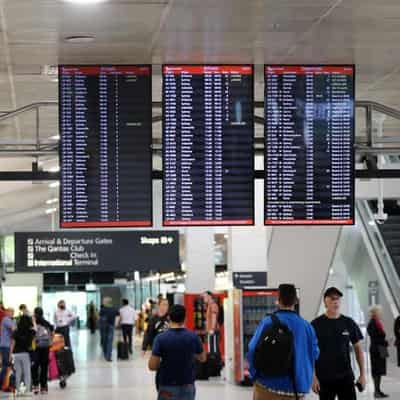 Striking Qantas engineers look to crash Christmas party