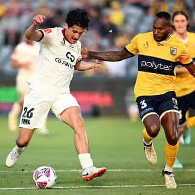 Archie Goodwin stars as Adelaide thump Mariners 4-0