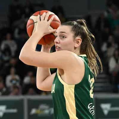 Lightning win first WNBL game since coach's exit