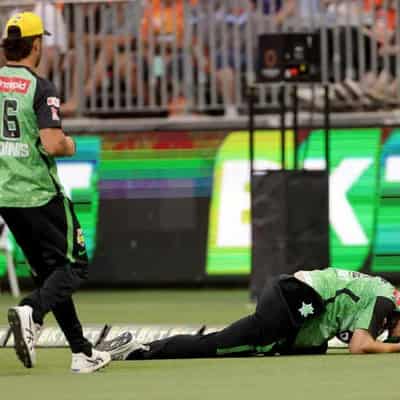 Stars allrounder Cartwright cleared of bad neck damage