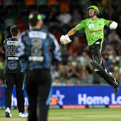 Sams blasts Thunder home as Konstas stars on debut