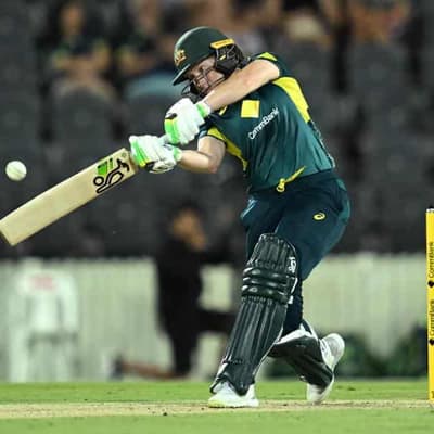 Niggling knee forces Healy to play as batter only in NZ